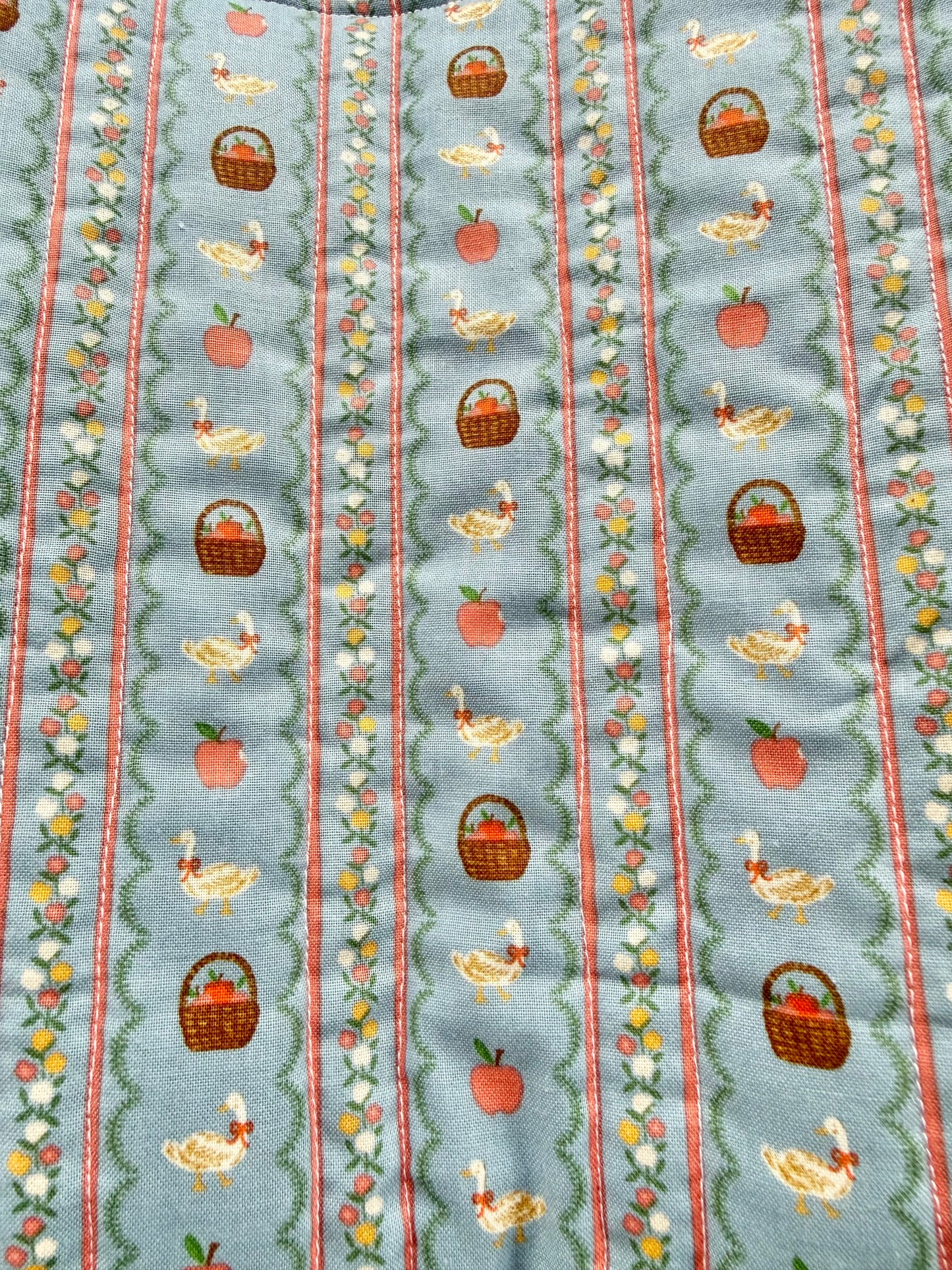 Cottage Goose Medium Tote