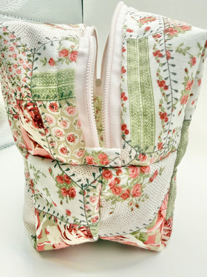 Vintage Rose Large Make-Up Bag