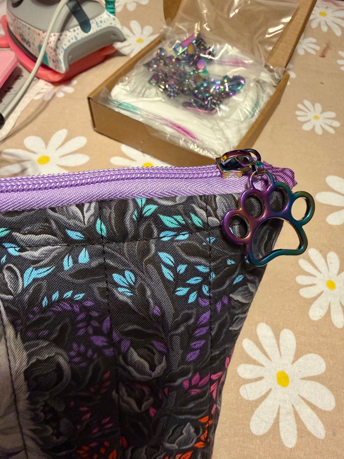 Wolf Standing Zippy Pouch