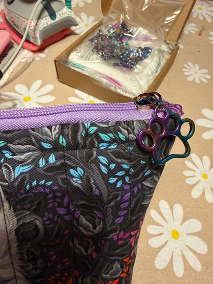 Wolf Standing Zippy Pouch