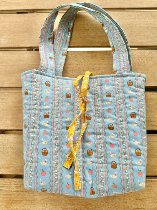 Cottage Goose Medium Tote