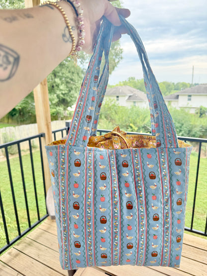 Cottage Goose Medium Tote