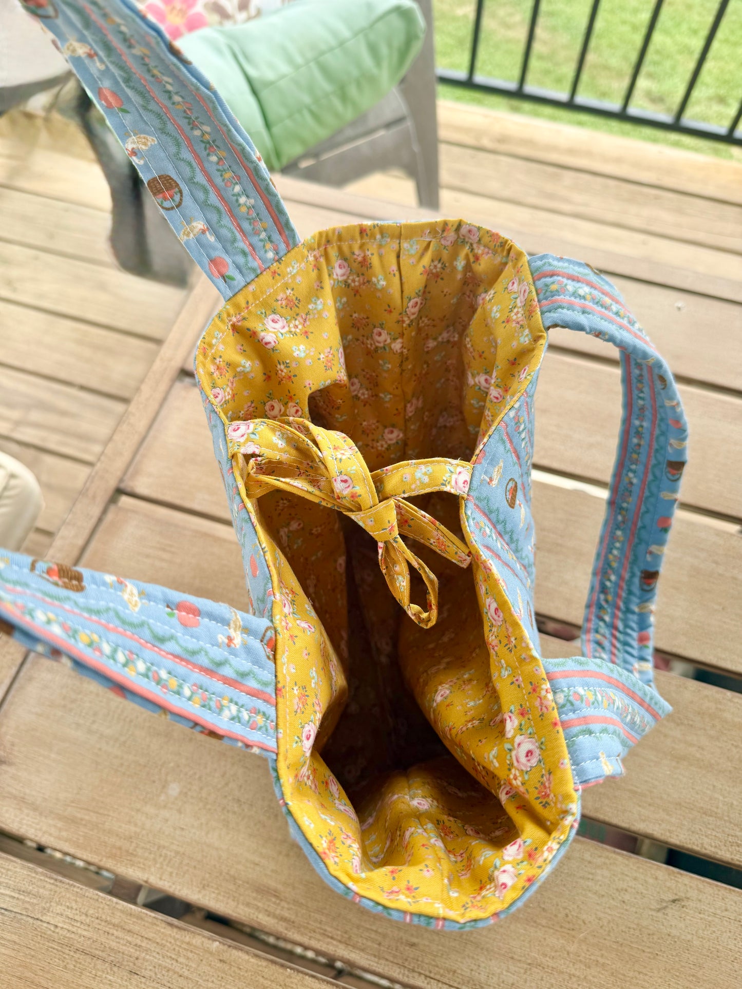 Cottage Goose Medium Tote
