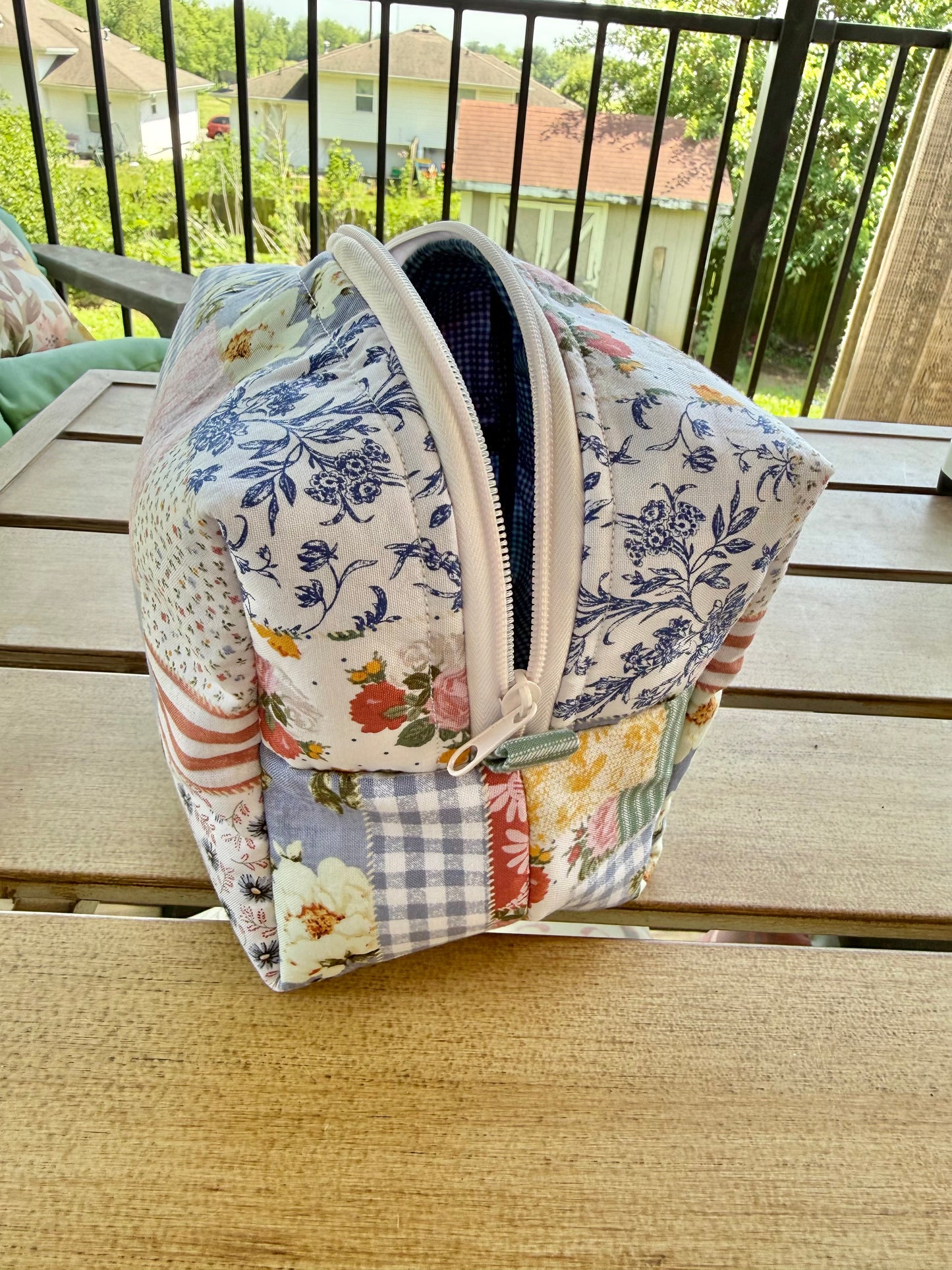 Cottage Patchwork Make-Up Bag (Large)