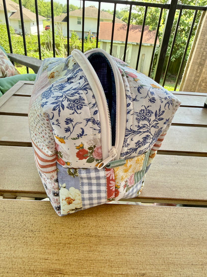 Cottage Patchwork Make-Up Bag (Large)