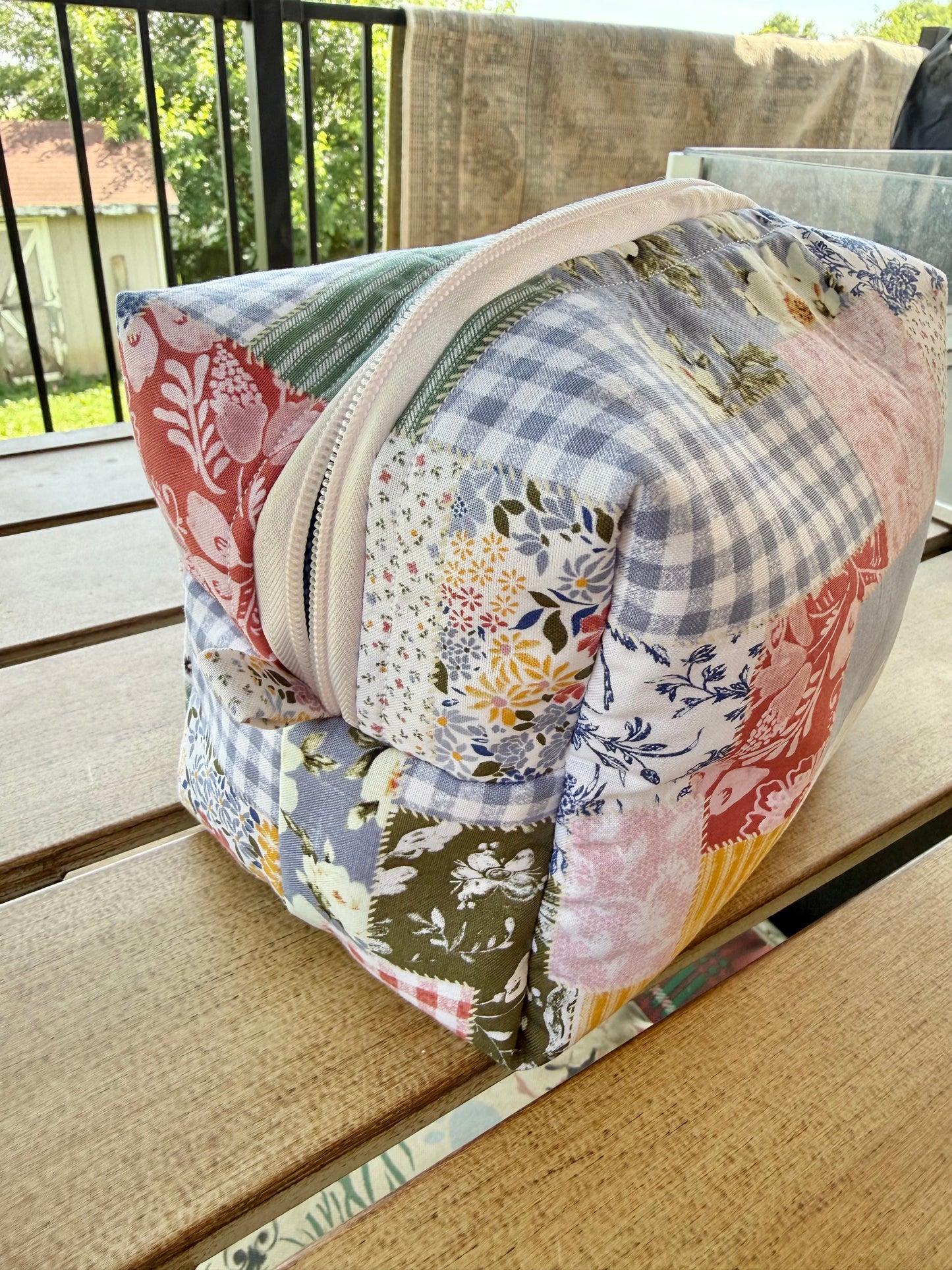 Cottage Patchwork Make-Up Bag (Large)